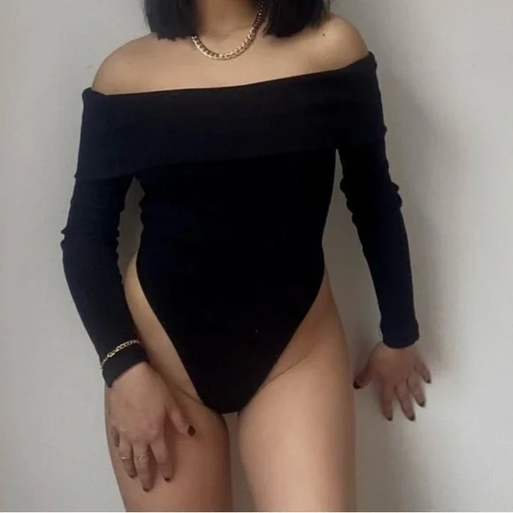 Ribbed bodysuit ✨ - Picture 2 of 5